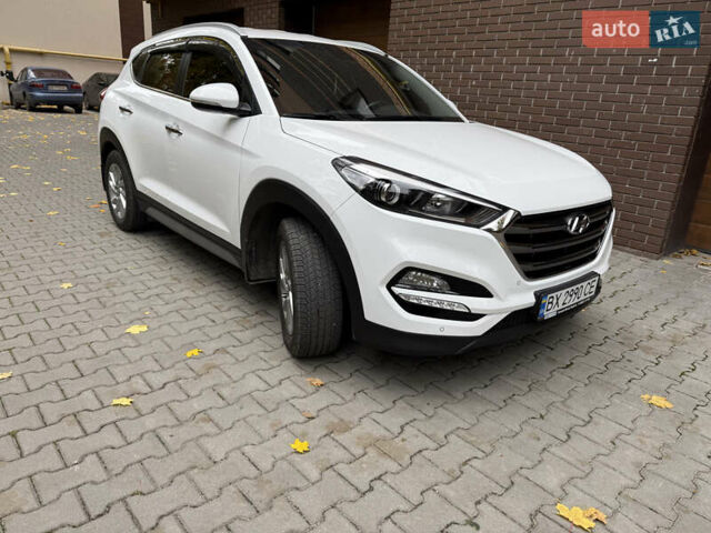 Білий Хендай Туксон, об'ємом двигуна 2 л та пробігом 77 тис. км за 21700 $, фото 5 на Automoto.ua
