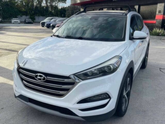 Білий Хендай Туксон, об'ємом двигуна 1.6 л та пробігом 40 тис. км за 12100 $, фото 2 на Automoto.ua