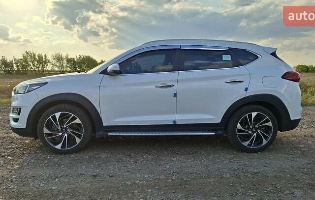 Хендай Туксон 2018 в Киеве на Automoto.ua Белый Хендай Туксон, объемом двигателя 2 л и пробегом 158 тыс. км за 24500 $, фото 9 на Automoto.ua