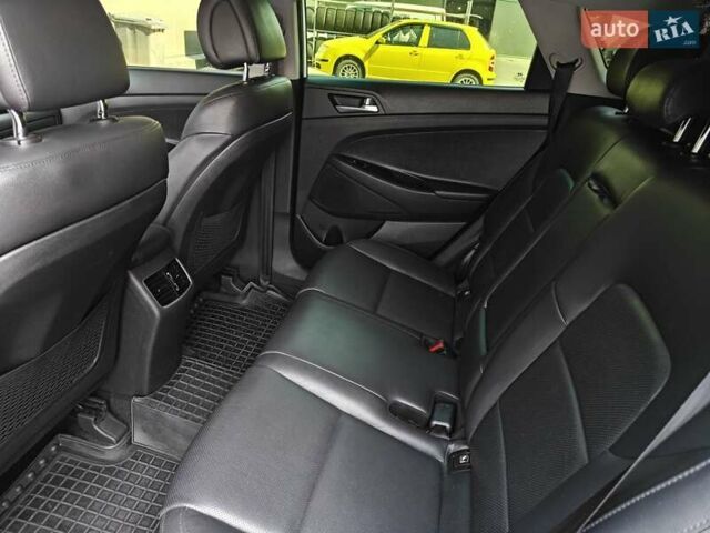 Белый Хендай Туксон, объемом двигателя 2 л и пробегом 99 тыс. км за 20500 $, фото 14 на Automoto.ua