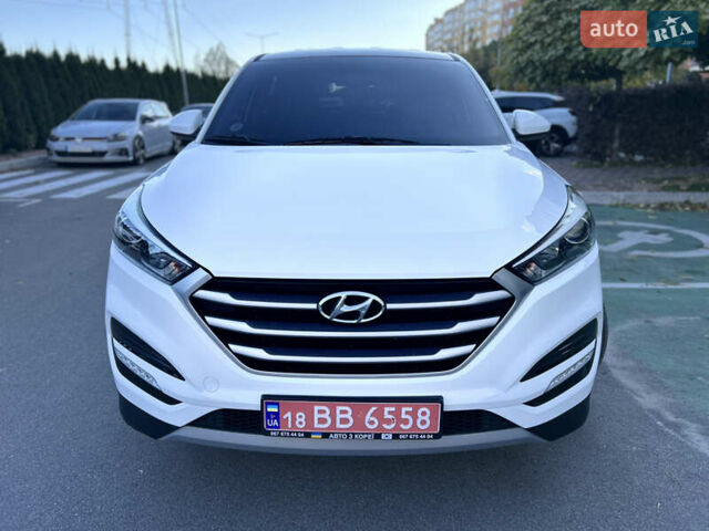Хендай Туксон 2018 в Киеве на Automoto.ua Белый Хендай Туксон, объемом двигателя 2 л и пробегом 143 тыс. км за 19600 $, фото 1 на Automoto.ua