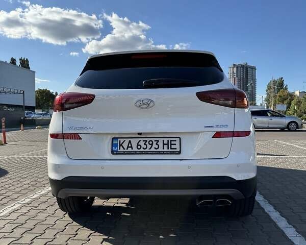 Белый Хендай Туксон, объемом двигателя 2 л и пробегом 97 тыс. км за 24800 $, фото 7 на Automoto.ua