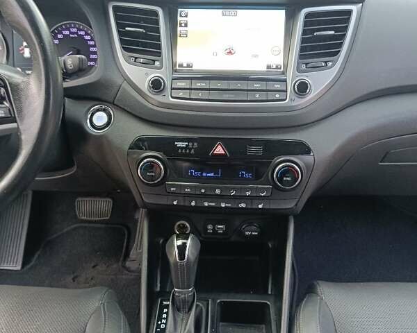 Білий Хендай Туксон, об'ємом двигуна 2 л та пробігом 169 тис. км за 19999 $, фото 93 на Automoto.ua