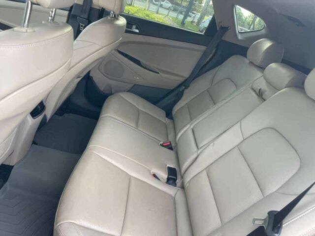 Білий Хендай Туксон, об'ємом двигуна 1.6 л та пробігом 40 тис. км за 12100 $, фото 9 на Automoto.ua