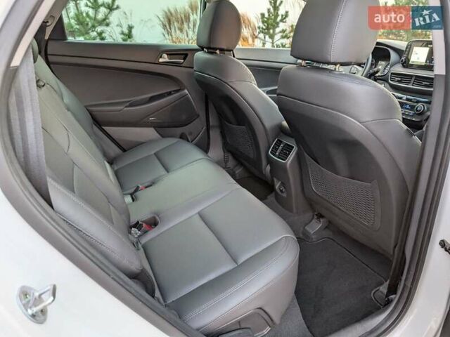 Білий Хендай Туксон, об'ємом двигуна 1.6 л та пробігом 152 тис. км за 21950 $, фото 62 на Automoto.ua