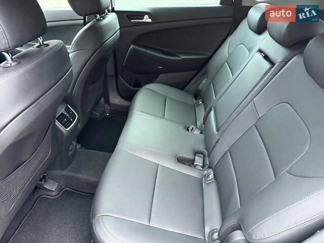 Белый Хендай Туксон, объемом двигателя 2 л и пробегом 114 тыс. км за 23900 $, фото 24 на Automoto.ua