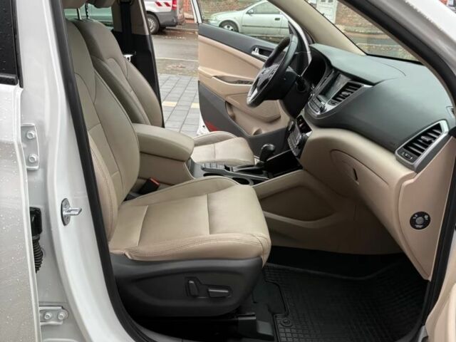 Білий Хендай Туксон, об'ємом двигуна 0 л та пробігом 74 тис. км за 15000 $, фото 7 на Automoto.ua