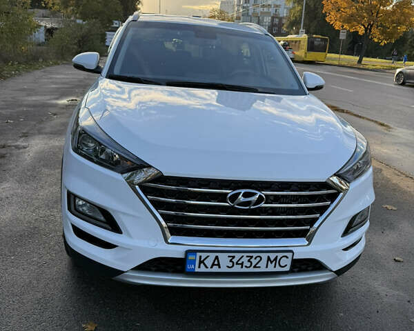 Белый Хендай Туксон, объемом двигателя 1.6 л и пробегом 53 тыс. км за 22500 $, фото 3 на Automoto.ua