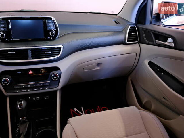 Белый Хендай Туксон, объемом двигателя 2.4 л и пробегом 63 тыс. км за 19500 $, фото 56 на Automoto.ua