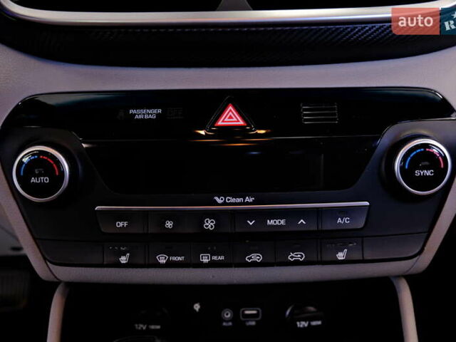 Белый Хендай Туксон, объемом двигателя 2.4 л и пробегом 63 тыс. км за 19500 $, фото 26 на Automoto.ua