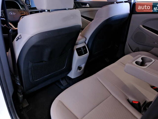 Белый Хендай Туксон, объемом двигателя 2.4 л и пробегом 63 тыс. км за 19500 $, фото 45 на Automoto.ua