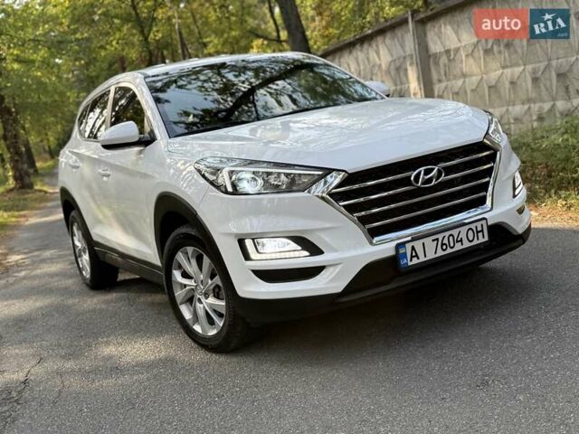Білий Хендай Туксон, об'ємом двигуна 2 л та пробігом 51 тис. км за 17900 $, фото 6 на Automoto.ua