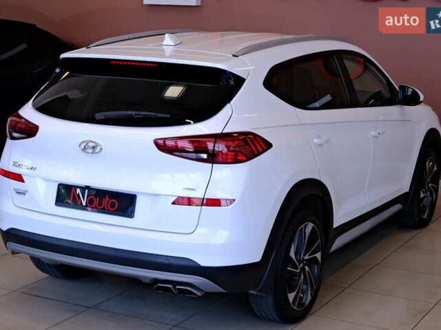 Белый Хендай Туксон, объемом двигателя 2.4 л и пробегом 63 тыс. км за 19500 $, фото 20 на Automoto.ua