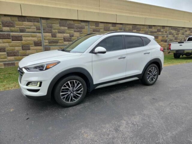 Белый Хендай Туксон, объемом двигателя 2.4 л и пробегом 40 тыс. км за 8600 $, фото 2 на Automoto.ua