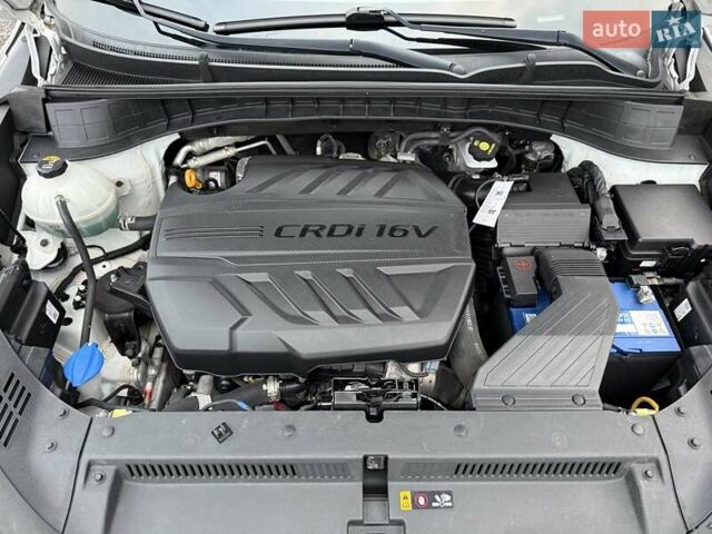 Белый Хендай Туксон, объемом двигателя 2 л и пробегом 114 тыс. км за 23900 $, фото 41 на Automoto.ua