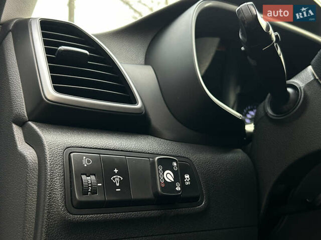 Білий Хендай Туксон, об'ємом двигуна 2 л та пробігом 101 тис. км за 17800 $, фото 13 на Automoto.ua