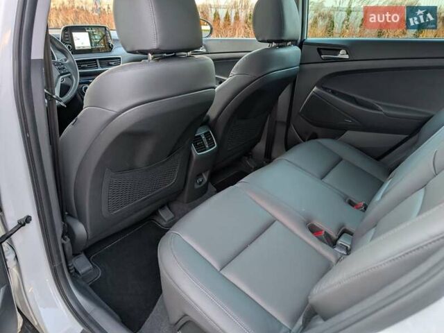 Білий Хендай Туксон, об'ємом двигуна 1.6 л та пробігом 152 тис. км за 21950 $, фото 54 на Automoto.ua