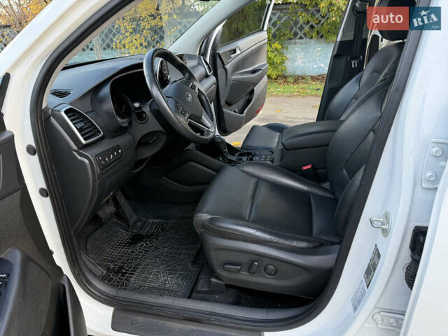 Белый Хендай Туксон, объемом двигателя 1.6 л и пробегом 53 тыс. км за 22500 $, фото 29 на Automoto.ua