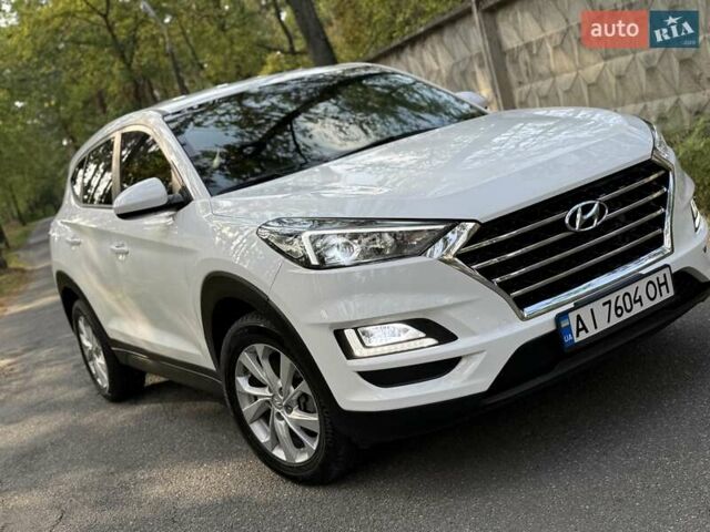 Білий Хендай Туксон, об'ємом двигуна 2 л та пробігом 51 тис. км за 17900 $, фото 7 на Automoto.ua