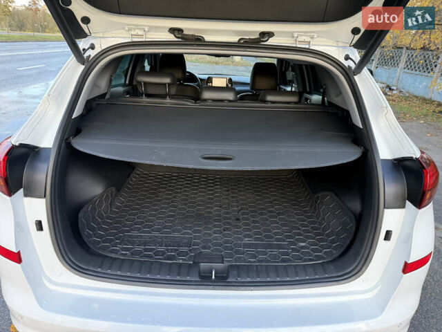 Белый Хендай Туксон, объемом двигателя 1.6 л и пробегом 53 тыс. км за 22500 $, фото 15 на Automoto.ua