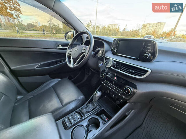 Белый Хендай Туксон, объемом двигателя 1.6 л и пробегом 53 тыс. км за 22500 $, фото 34 на Automoto.ua