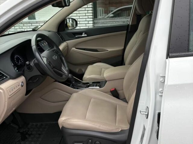 Білий Хендай Туксон, об'ємом двигуна 0 л та пробігом 74 тис. км за 15000 $, фото 3 на Automoto.ua