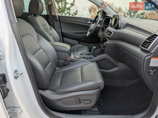 Білий Хендай Туксон, об'ємом двигуна 1.6 л та пробігом 152 тис. км за 21950 $, фото 58 на Automoto.ua