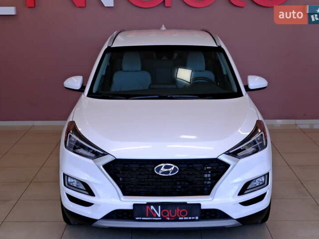 Белый Хендай Туксон, объемом двигателя 2.4 л и пробегом 63 тыс. км за 19500 $, фото 1 на Automoto.ua