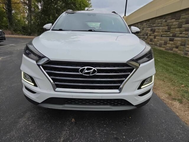 Белый Хендай Туксон, объемом двигателя 2.4 л и пробегом 40 тыс. км за 8600 $, фото 1 на Automoto.ua