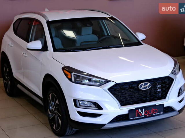 Белый Хендай Туксон, объемом двигателя 2.4 л и пробегом 63 тыс. км за 19500 $, фото 5 на Automoto.ua