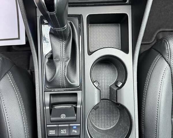 Белый Хендай Туксон, объемом двигателя 2 л и пробегом 114 тыс. км за 23900 $, фото 34 на Automoto.ua