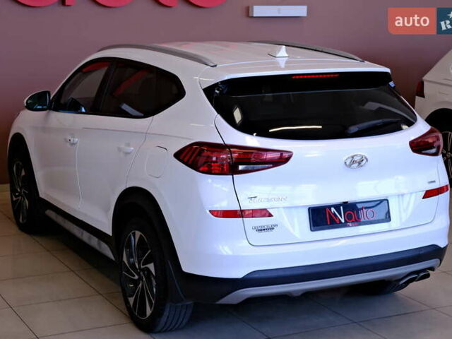 Белый Хендай Туксон, объемом двигателя 2.4 л и пробегом 63 тыс. км за 19500 $, фото 22 на Automoto.ua