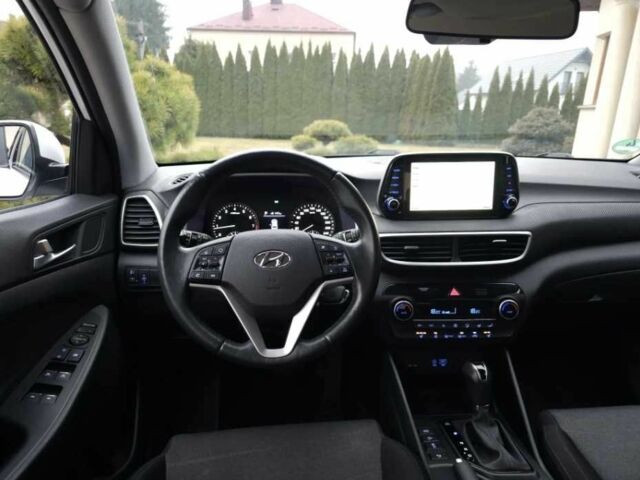 Білий Хендай Туксон, об'ємом двигуна 2 л та пробігом 79 тис. км за 12100 $, фото 4 на Automoto.ua