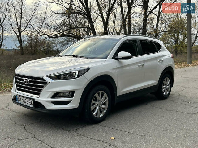 Білий Хендай Туксон, об'ємом двигуна 2 л та пробігом 101 тис. км за 17800 $, фото 2 на Automoto.ua