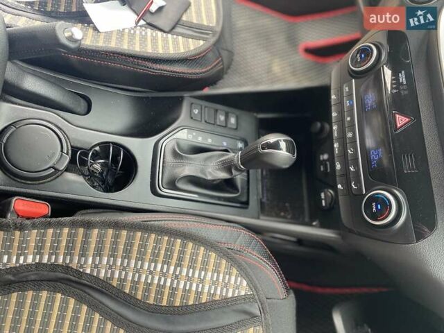 Білий Хендай Туксон, об'ємом двигуна 2 л та пробігом 40 тис. км за 20700 $, фото 15 на Automoto.ua