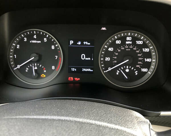 Белый Хендай Туксон, объемом двигателя 2 л и пробегом 25 тыс. км за 15900 $, фото 18 на Automoto.ua