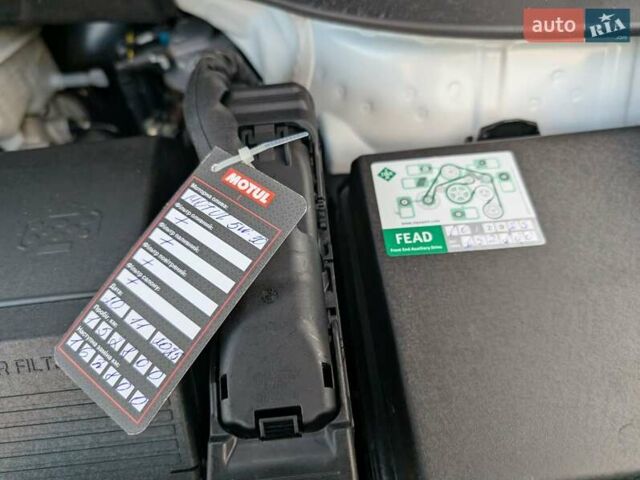 Білий Хендай Туксон, об'ємом двигуна 1.6 л та пробігом 152 тис. км за 21950 $, фото 77 на Automoto.ua