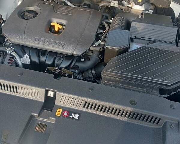 Белый Хендай Туксон, объемом двигателя 2 л и пробегом 43 тыс. км за 24000 $, фото 3 на Automoto.ua