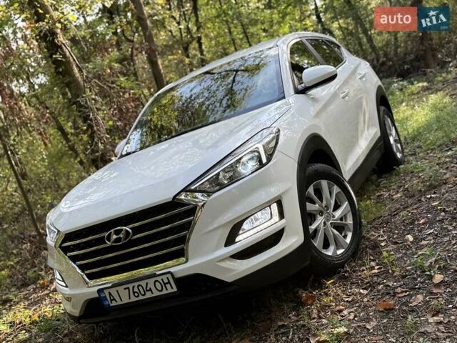 Білий Хендай Туксон, об'ємом двигуна 2 л та пробігом 51 тис. км за 17900 $, фото 17 на Automoto.ua