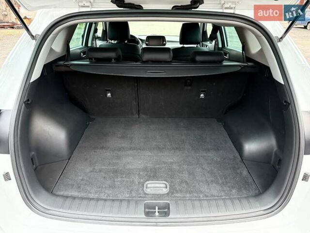 Белый Хендай Туксон, объемом двигателя 2 л и пробегом 114 тыс. км за 23900 $, фото 27 на Automoto.ua