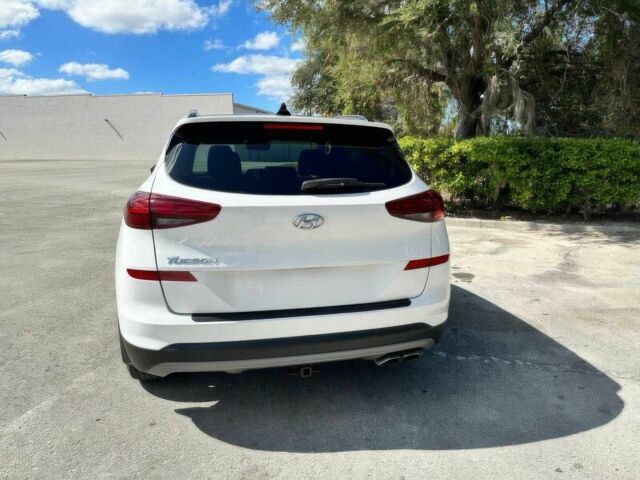 Белый Хендай Туксон, объемом двигателя 2.4 л и пробегом 36 тыс. км за 11400 $, фото 5 на Automoto.ua