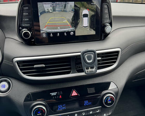 Белый Хендай Туксон, объемом двигателя 2 л и пробегом 138 тыс. км за 25000 $, фото 7 на Automoto.ua