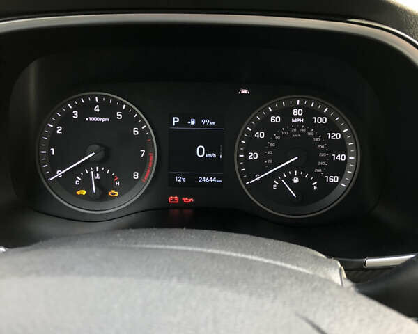 Белый Хендай Туксон, объемом двигателя 2 л и пробегом 25 тыс. км за 15900 $, фото 21 на Automoto.ua