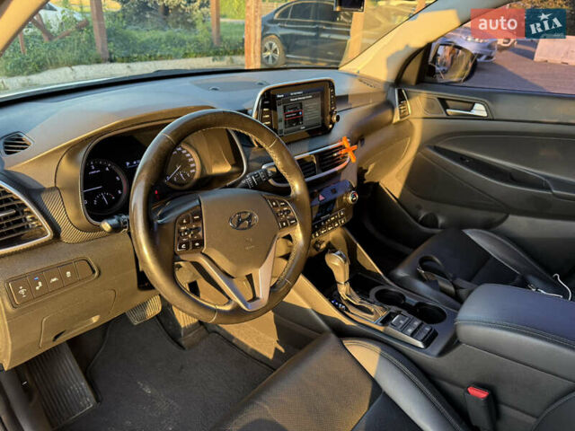 Белый Хендай Туксон, объемом двигателя 2 л и пробегом 167 тыс. км за 22499 $, фото 18 на Automoto.ua