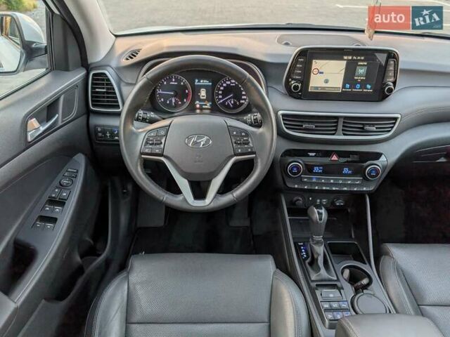 Білий Хендай Туксон, об'ємом двигуна 1.6 л та пробігом 152 тис. км за 21950 $, фото 39 на Automoto.ua