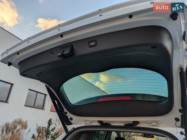 Білий Хендай Туксон, об'ємом двигуна 1.6 л та пробігом 152 тис. км за 21950 $, фото 66 на Automoto.ua