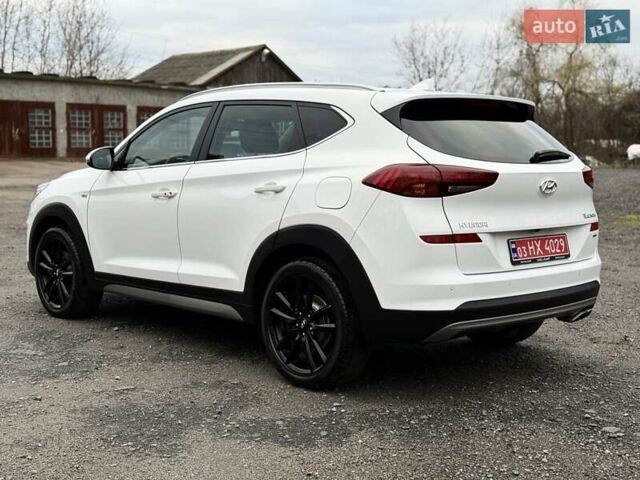 Белый Хендай Туксон, объемом двигателя 2 л и пробегом 114 тыс. км за 23900 $, фото 9 на Automoto.ua