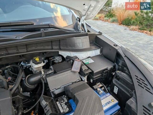 Білий Хендай Туксон, об'ємом двигуна 1.6 л та пробігом 152 тис. км за 21950 $, фото 76 на Automoto.ua