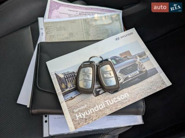 Білий Хендай Туксон, об'ємом двигуна 1.6 л та пробігом 152 тис. км за 21950 $, фото 84 на Automoto.ua