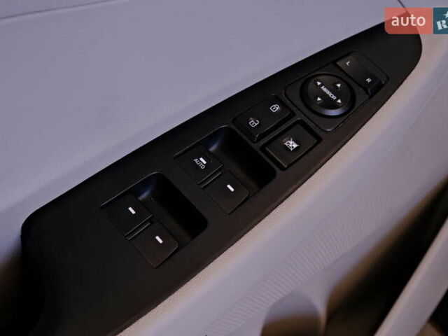 Белый Хендай Туксон, объемом двигателя 2.4 л и пробегом 63 тыс. км за 19500 $, фото 37 на Automoto.ua